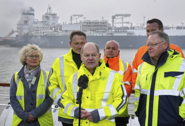 Scholz otevřel v Lubminu u Baltu druhý německý terminál na LNG Scholz otevřel v Lubminu u Baltu druhý německý terminál na LNG