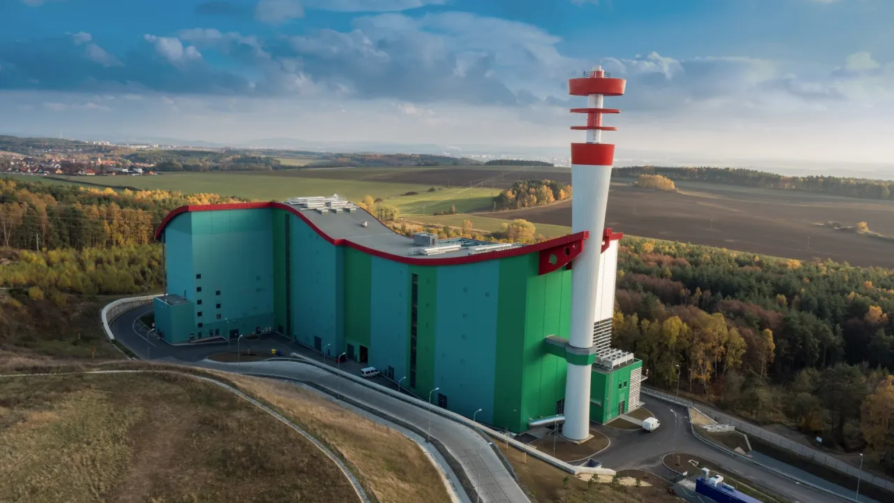 Požár transformátoru v Plzni otevřel otázku bezpečnosti a budoucnosti dálkového vytápění Požár transformátoru v Plzni otevřel otázku bezpečnosti a budoucnosti dálkového vytápění